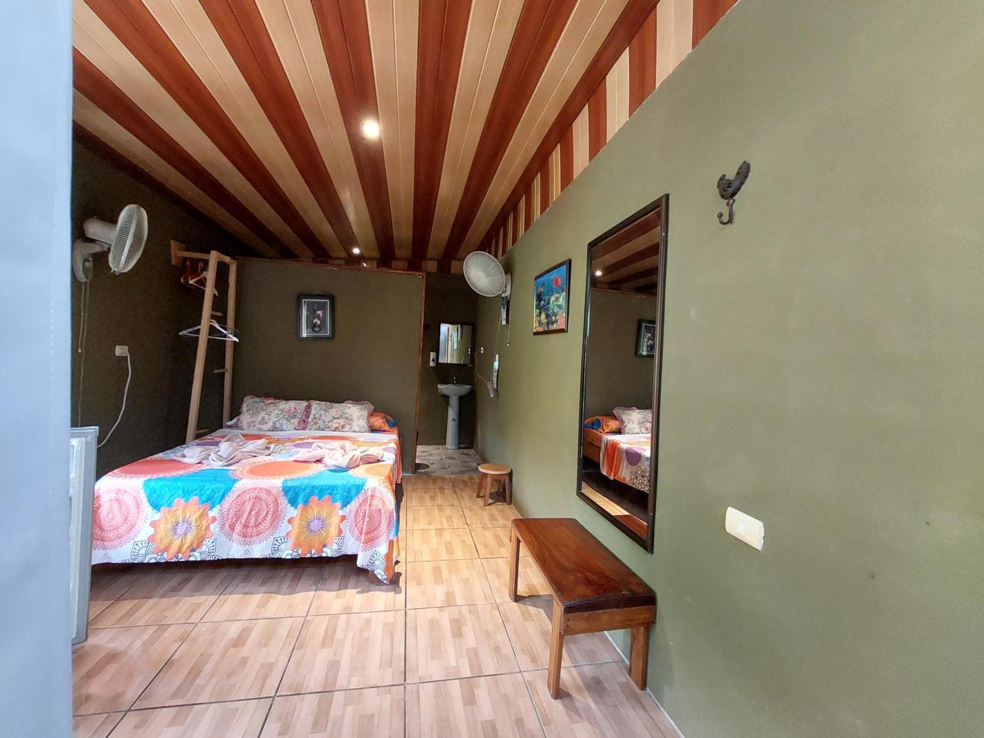 Pez Espada Tours Y Cabinas Drake Bay Bilik gambar